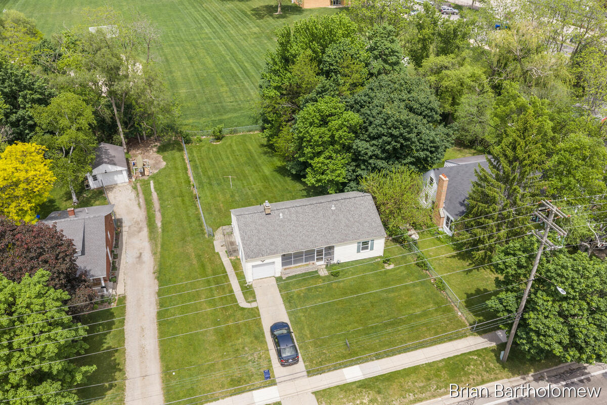 1635 Burton Street SE Grand Rapids MI 49506