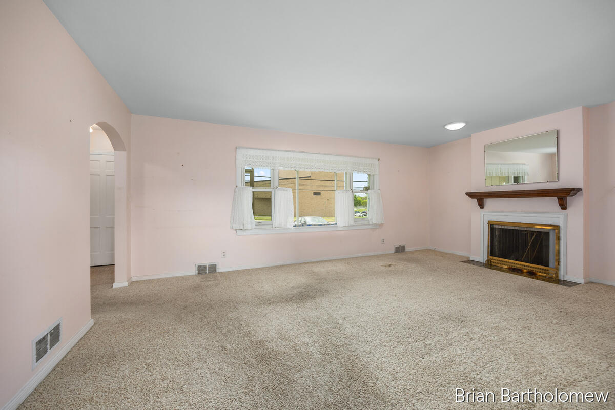 1635 Burton Street SE Grand Rapids MI 49506