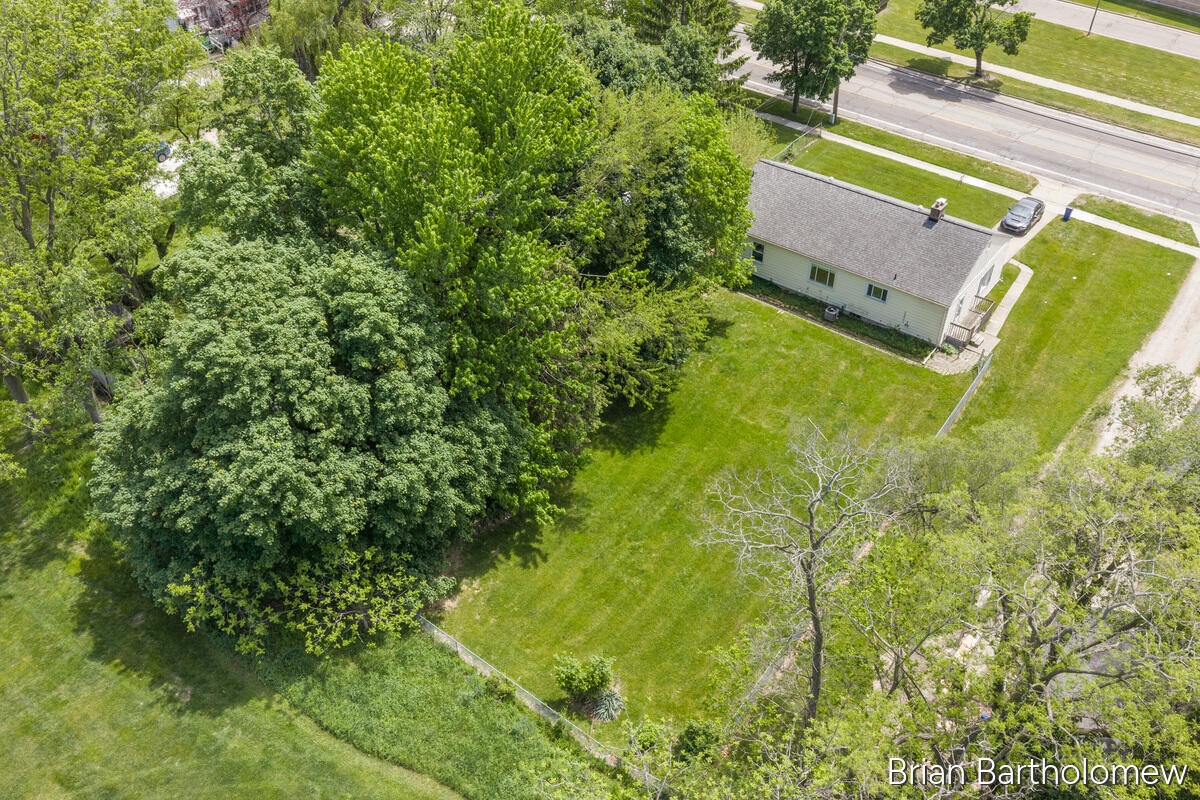 1635 Burton Street SE Grand Rapids MI 49506