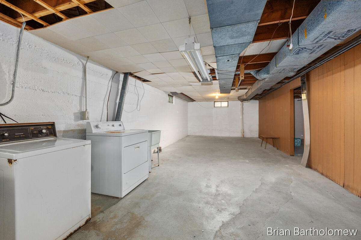 1635 Burton Street SE Grand Rapids MI 49506