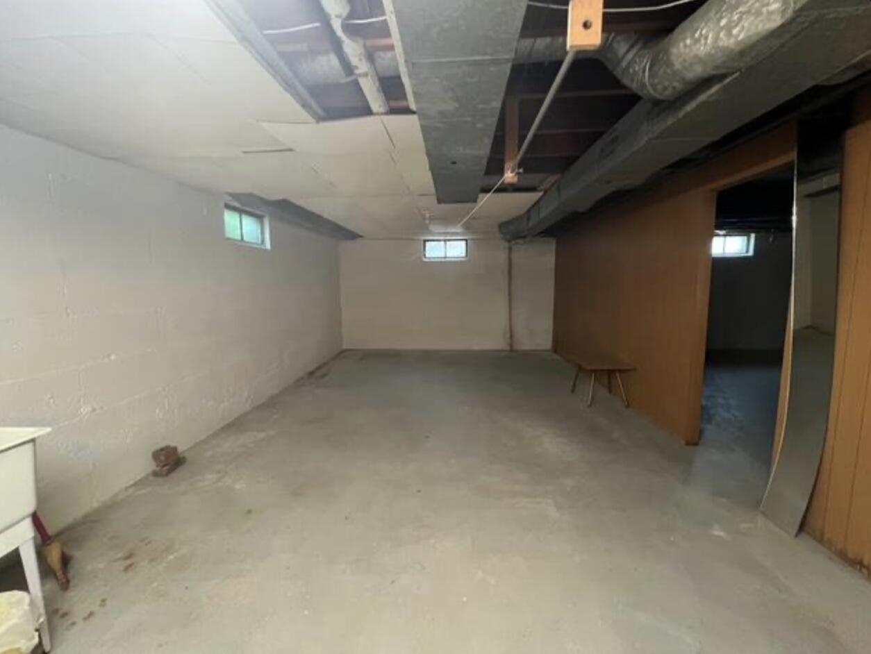 1635 Burton Street SE Grand Rapids MI 49506