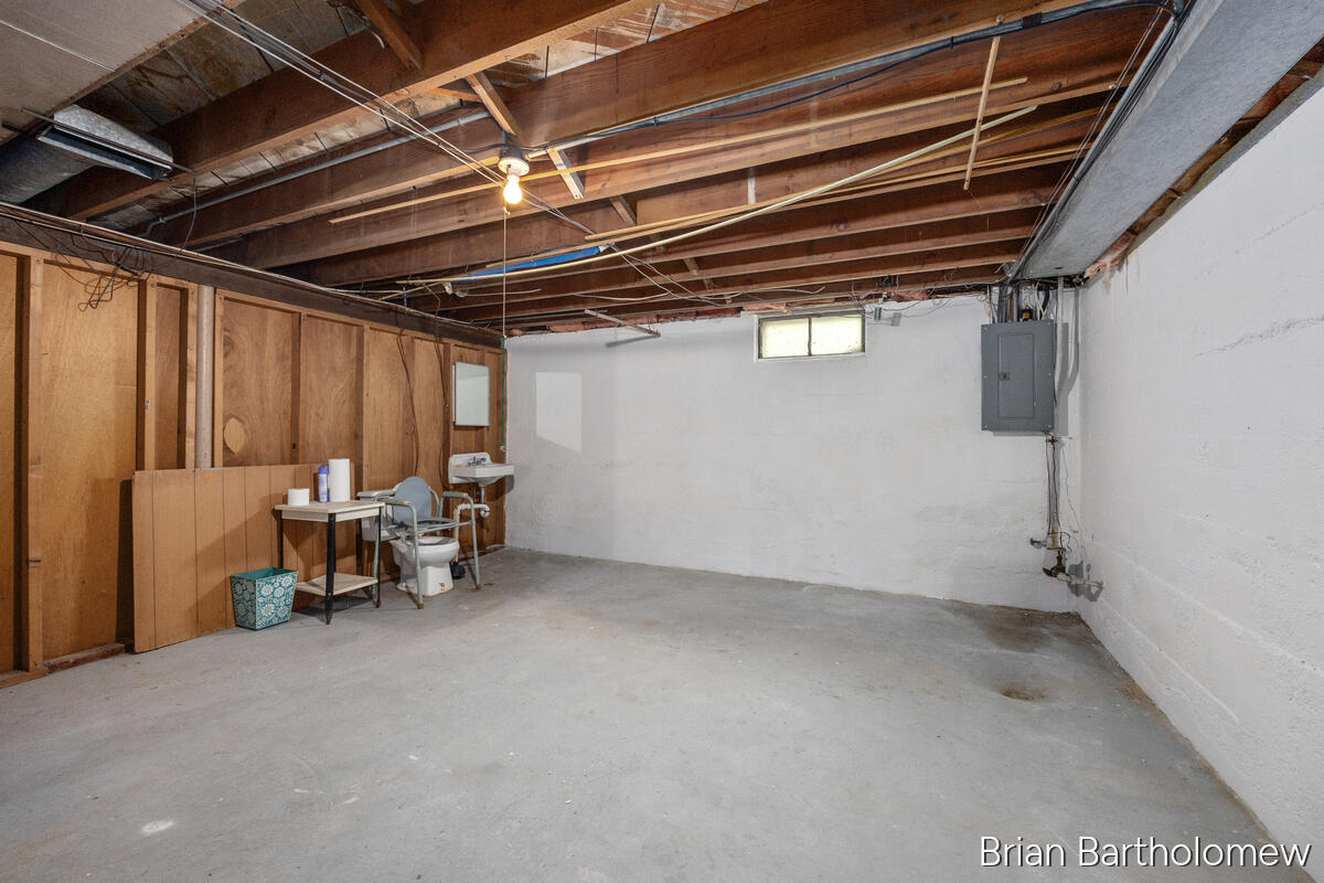 1635 Burton Street SE Grand Rapids MI 49506