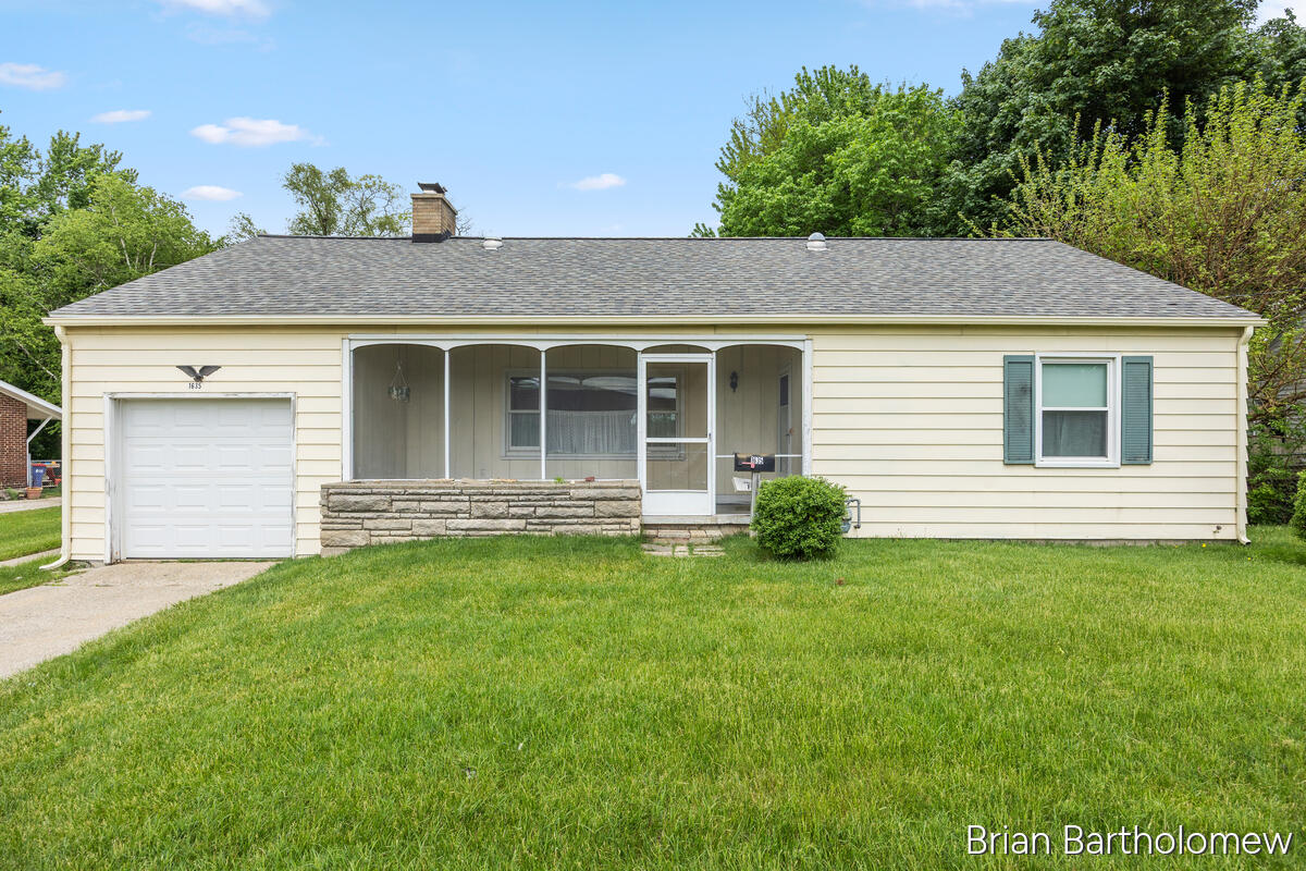 1635 Burton Street SE Grand Rapids MI 49506