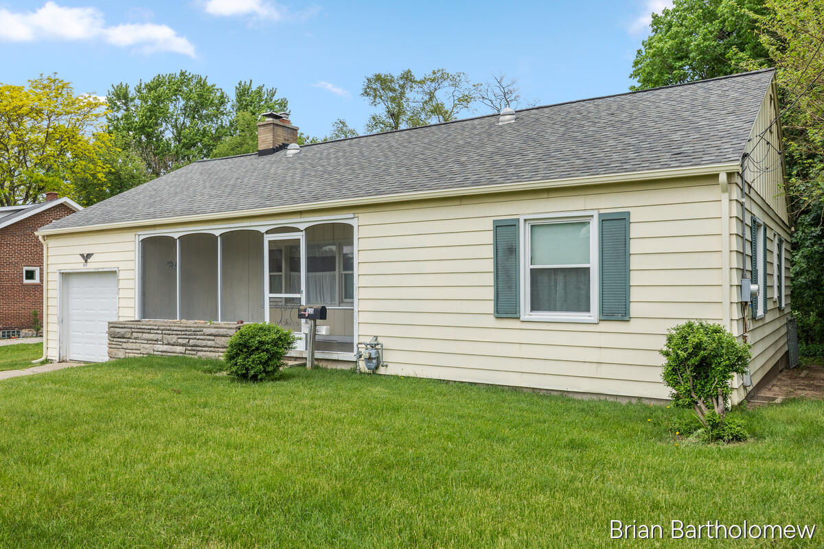 1635 Burton Street SE Grand Rapids MI 49506