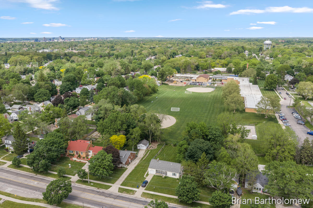1635 Burton Street SE Grand Rapids MI 49506