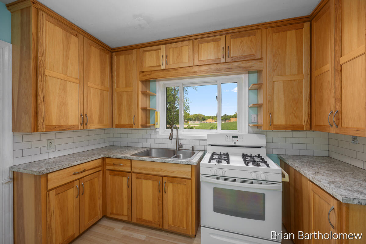 1635 Burton Street SE Grand Rapids MI 49506