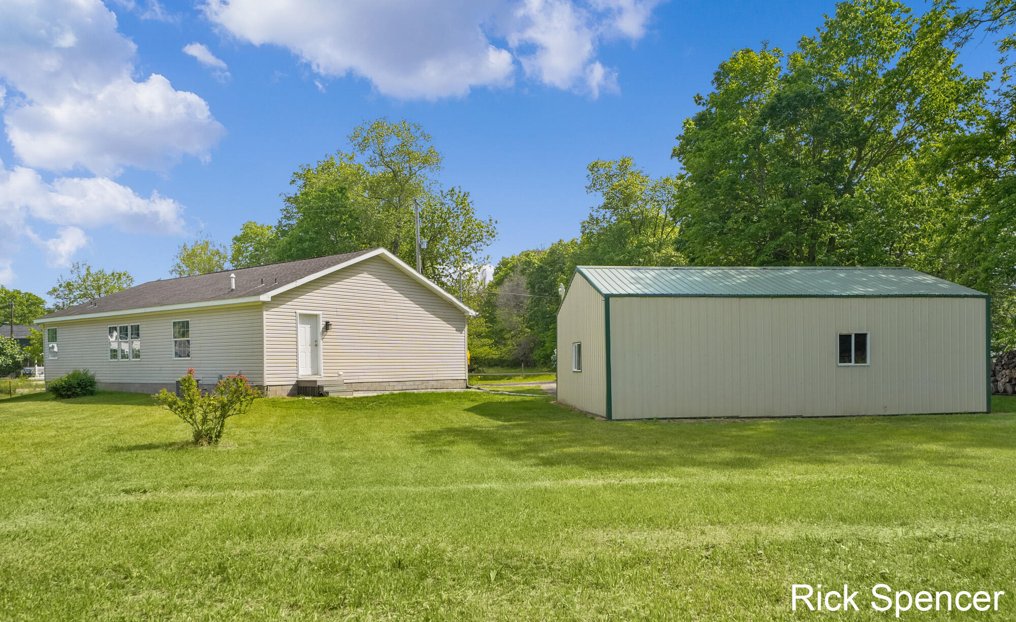 3321 Babylon Road Allegan MI 49010