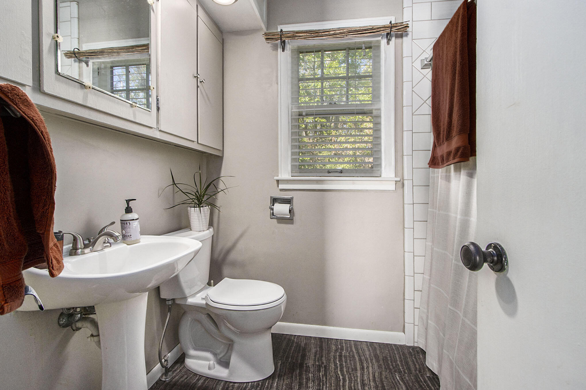 4611 Plainfield Avenue NE Grand Rapids MI 49525