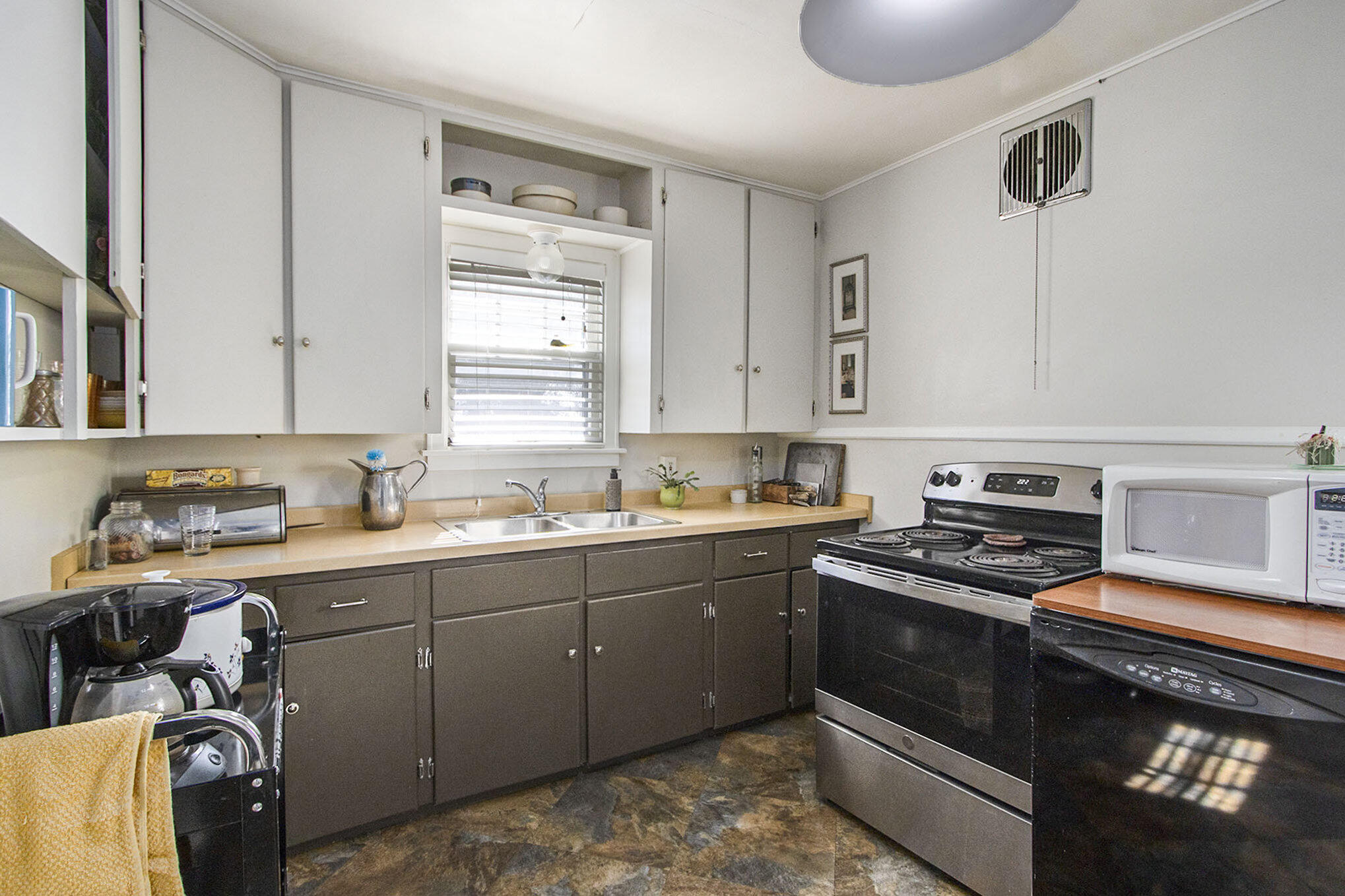 4611 Plainfield Avenue NE Grand Rapids MI 49525