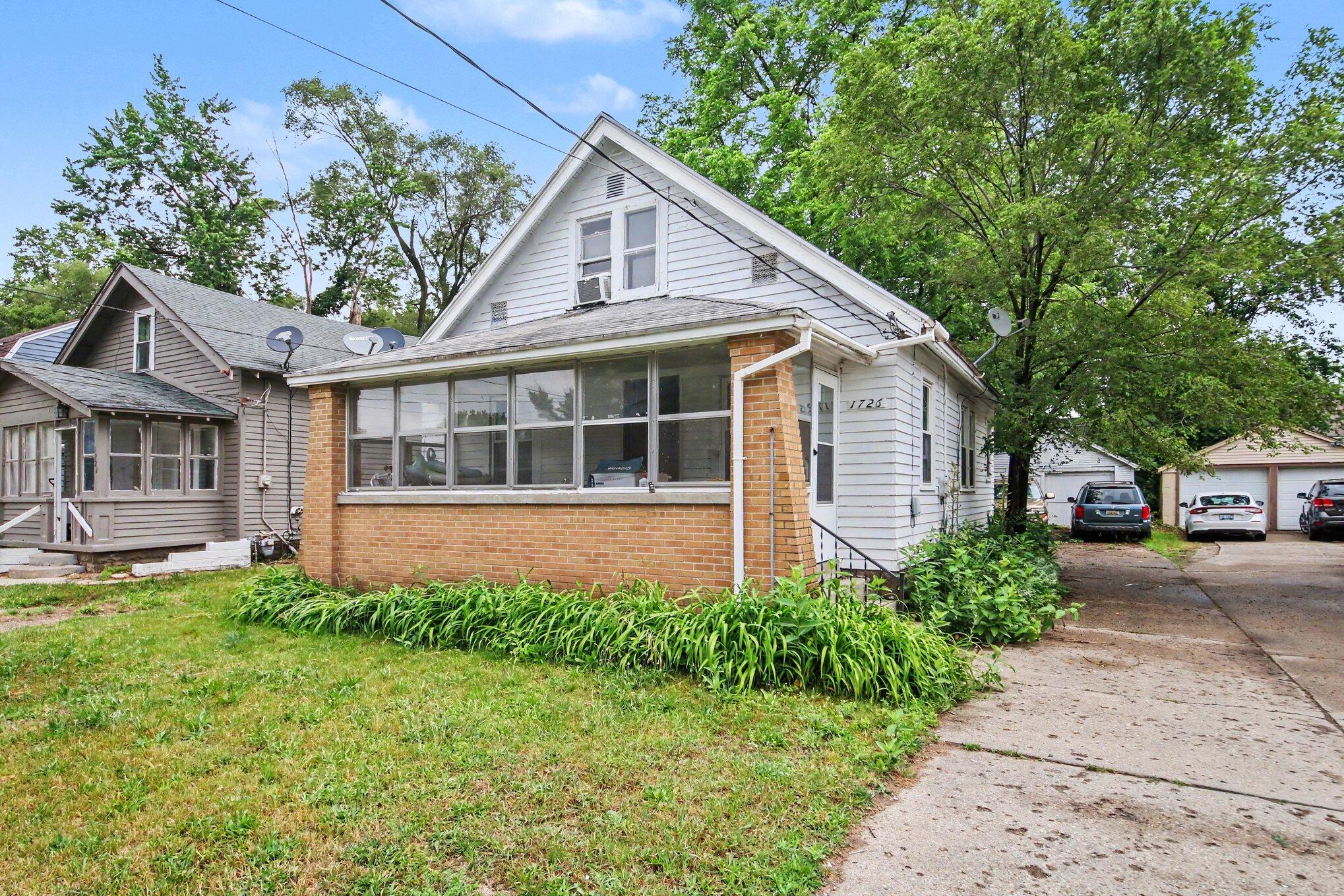1722-1727 Alto Avenue SE Grand Rapids MI 49507