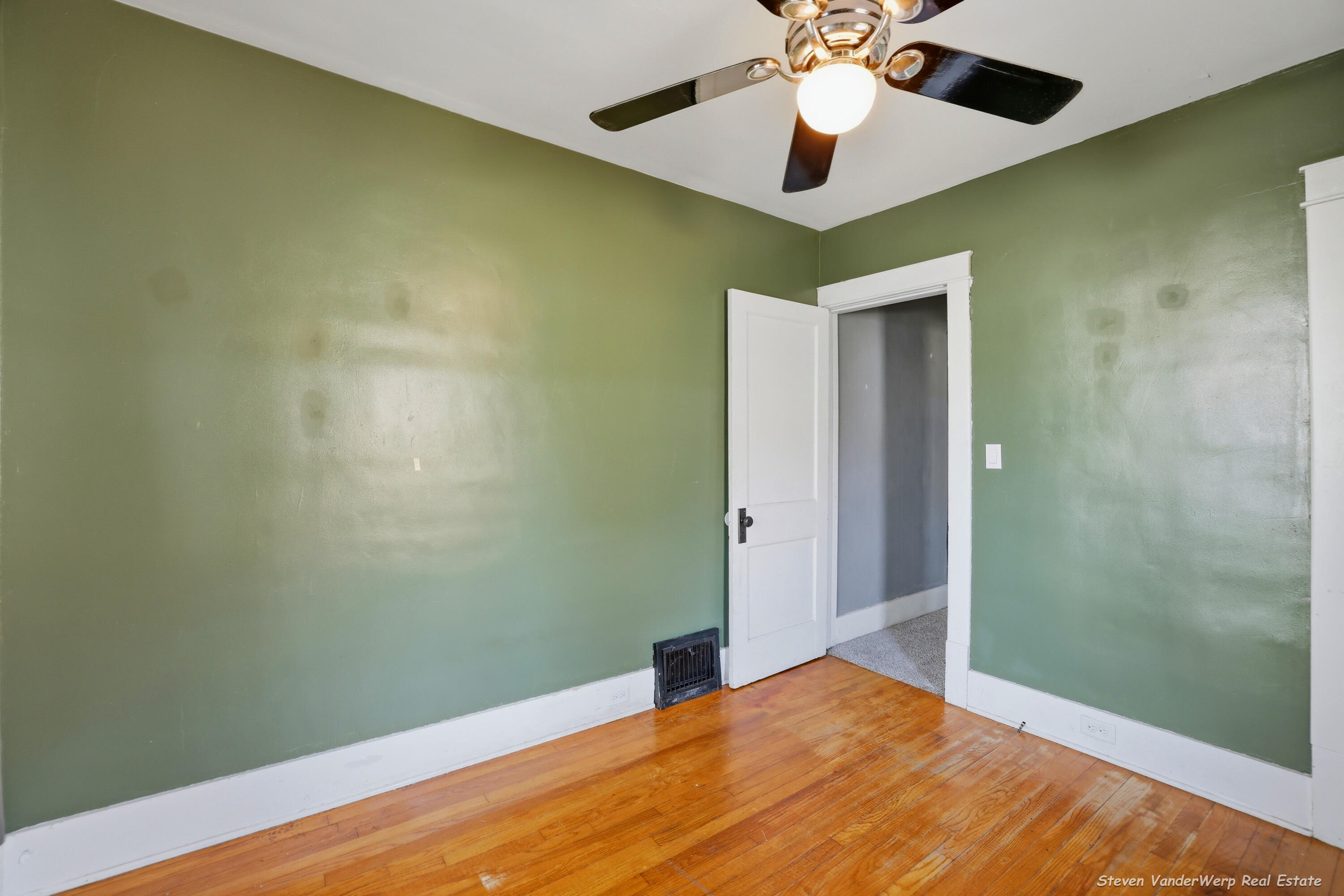 1721 Jarman Street Muskegon MI 49442