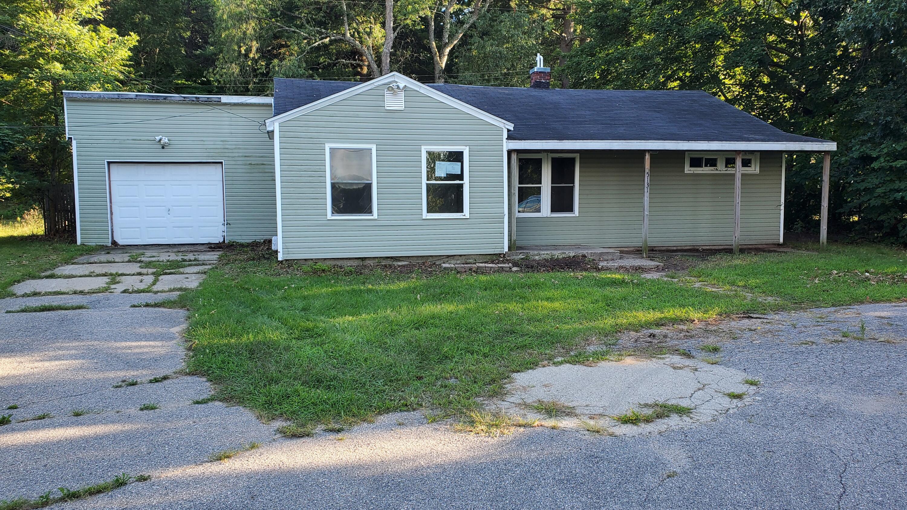 5131 Grand River Drive NE Grand Rapids MI 49525