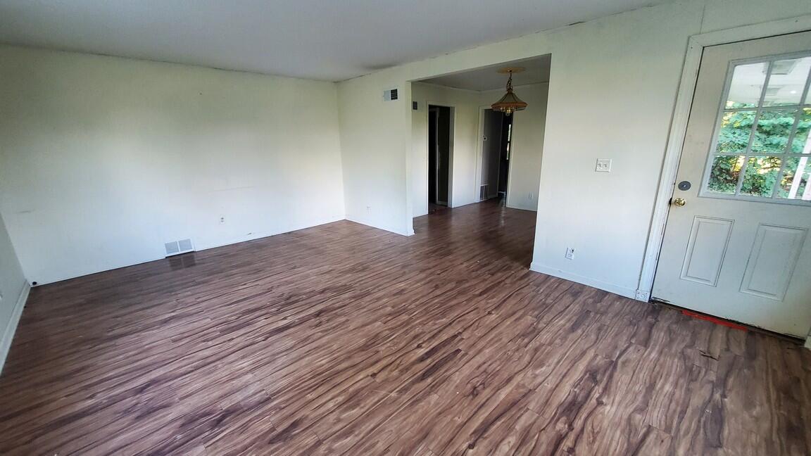 5131 Grand River Drive NE Grand Rapids MI 49525
