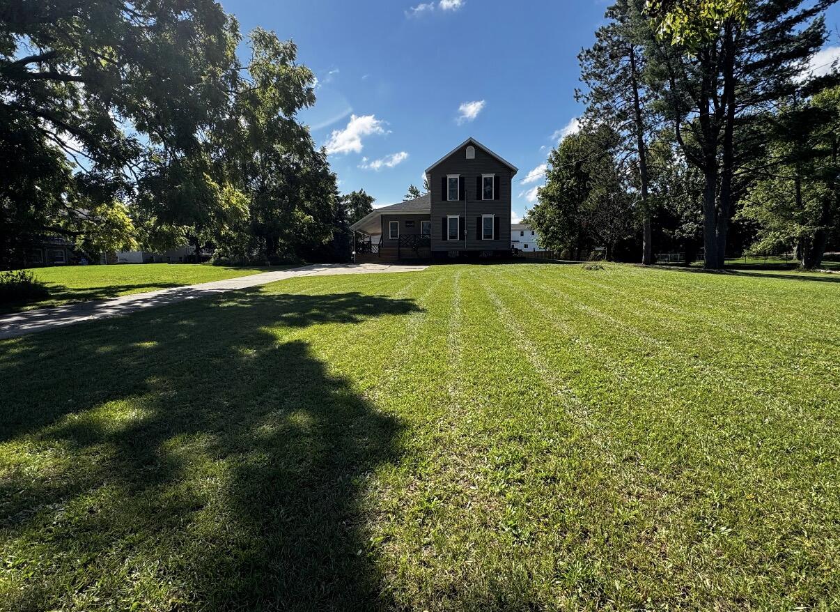 1122 68th Street SE Grand Rapids MI 49508