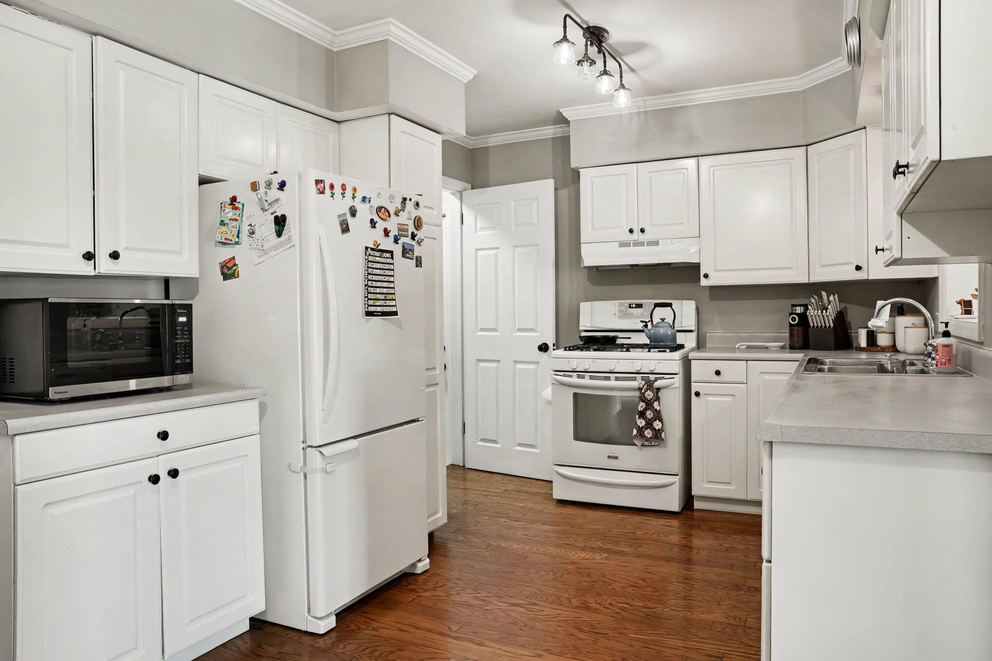 1008 Lynn Avenue Kalamazoo MI 49008