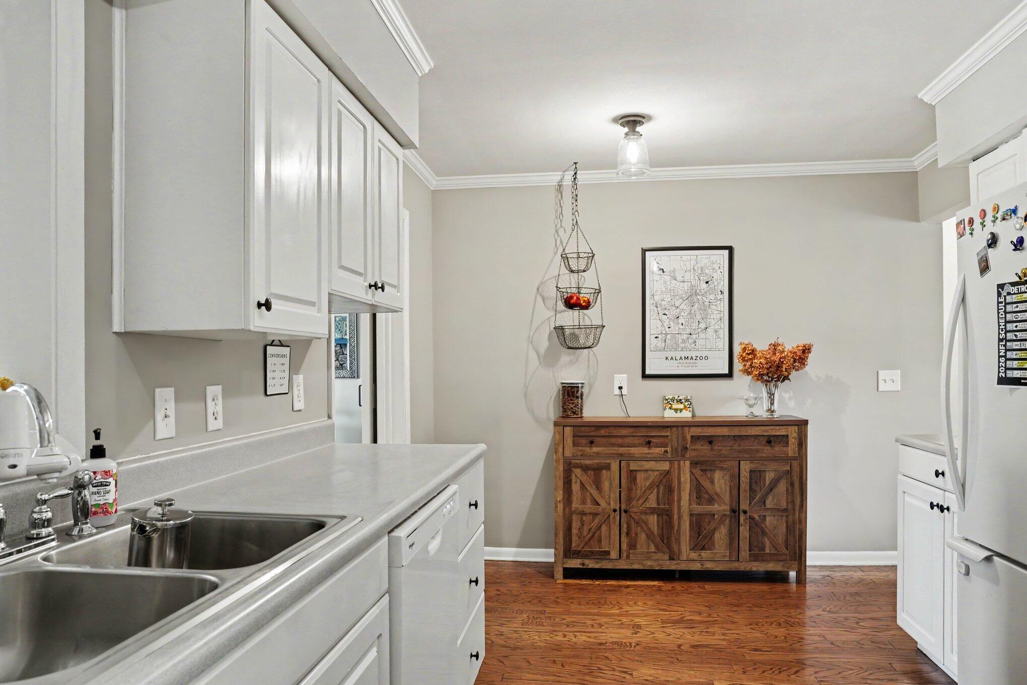 1008 Lynn Avenue Kalamazoo MI 49008