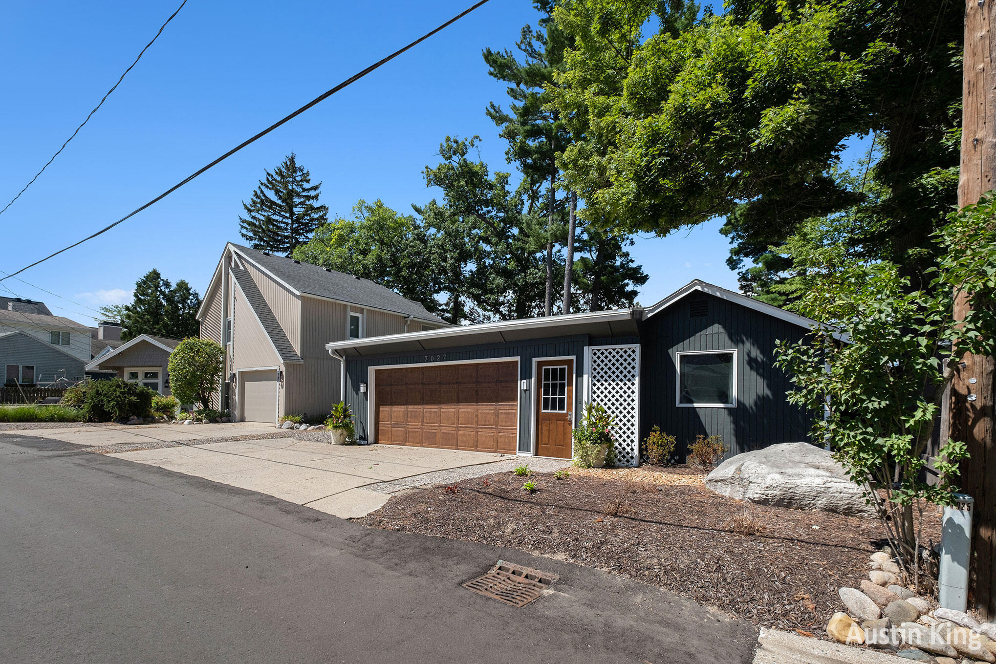7027 Goldenrod Avenue NE Rockford MI 49341