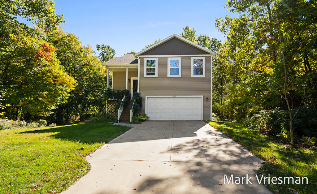 1032 W Barney Avenue Muskegon MI 49441