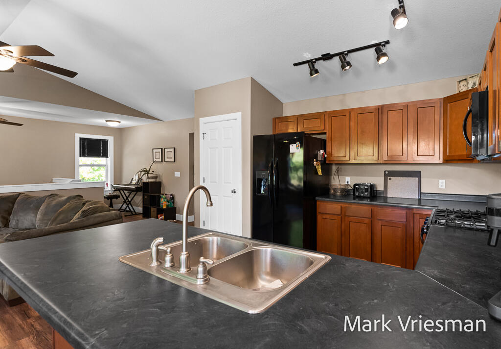 1032 W Barney Avenue Muskegon MI 49441
