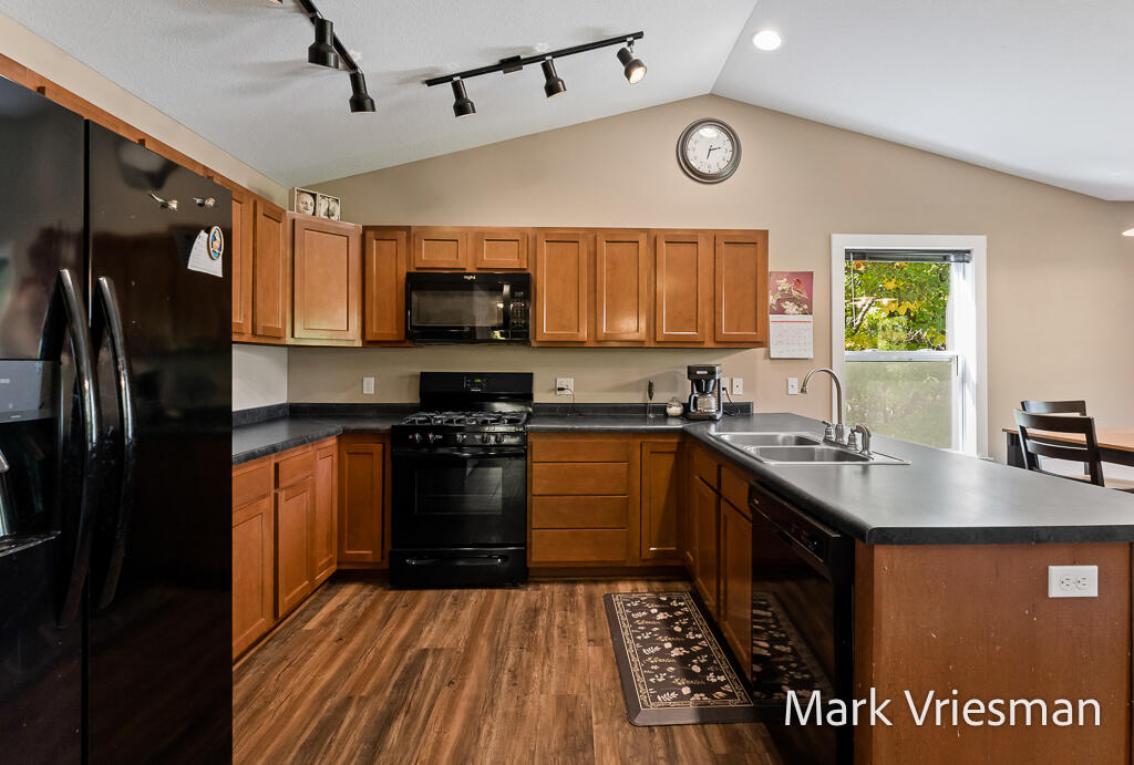 1032 W Barney Avenue Muskegon MI 49441