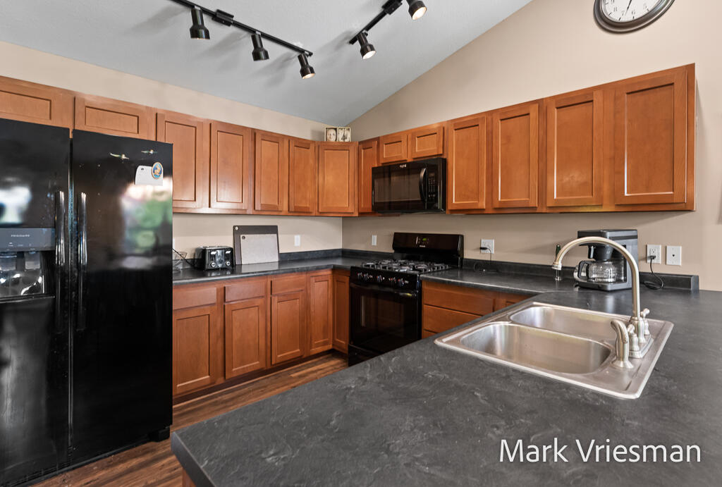 1032 W Barney Avenue Muskegon MI 49441