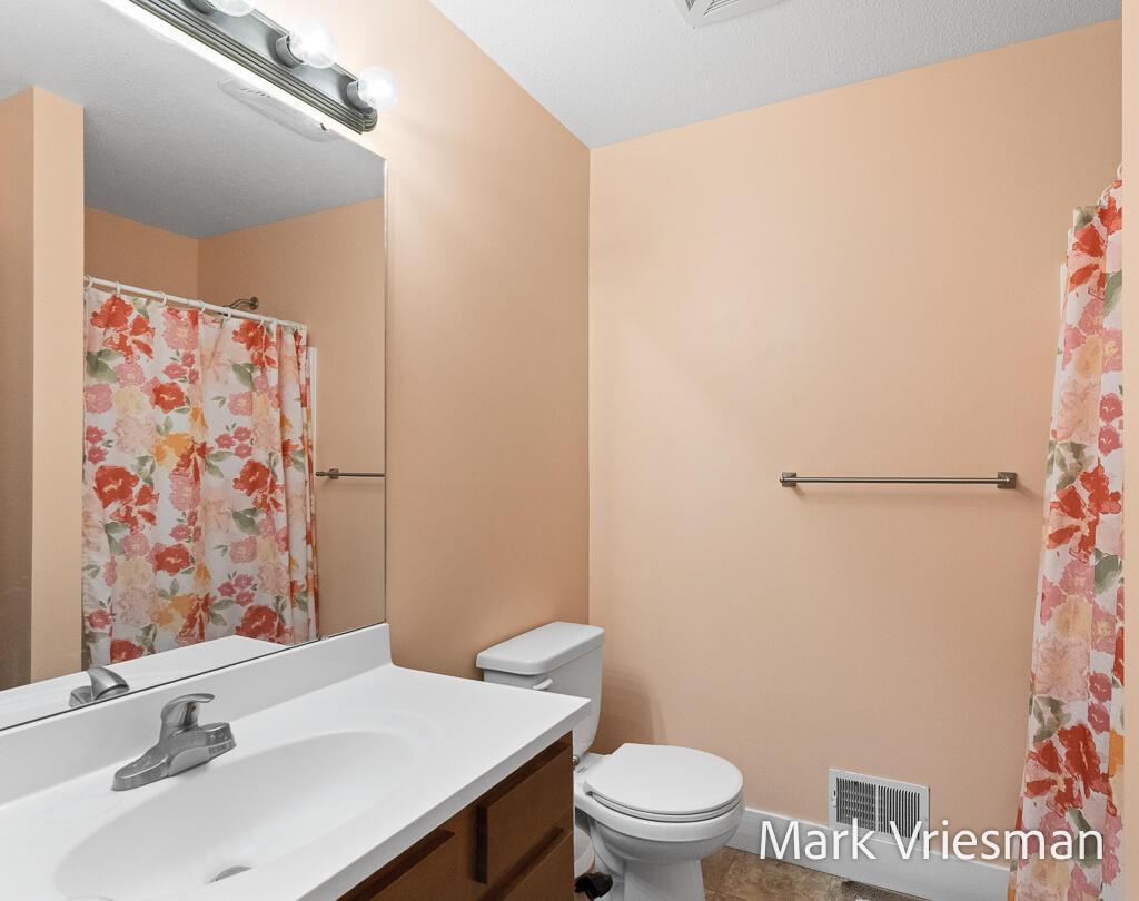 1032 W Barney Avenue Muskegon MI 49441
