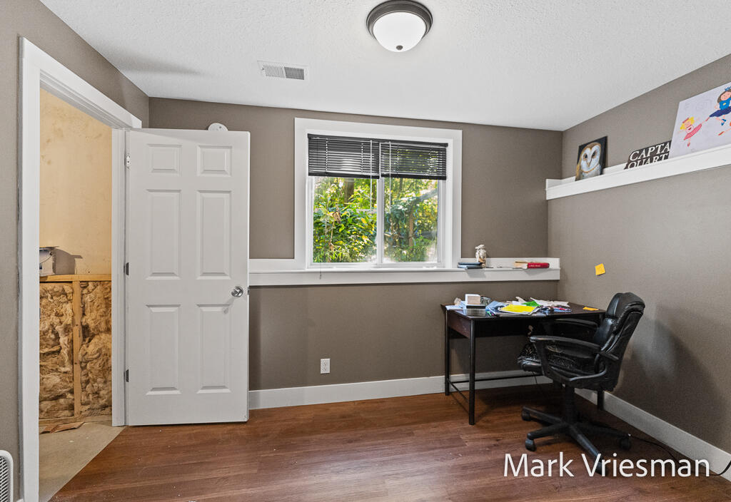 1032 W Barney Avenue Muskegon MI 49441