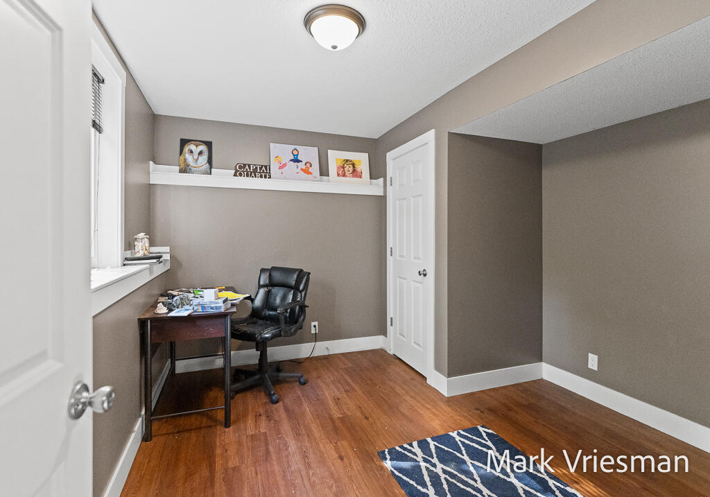 1032 W Barney Avenue Muskegon MI 49441