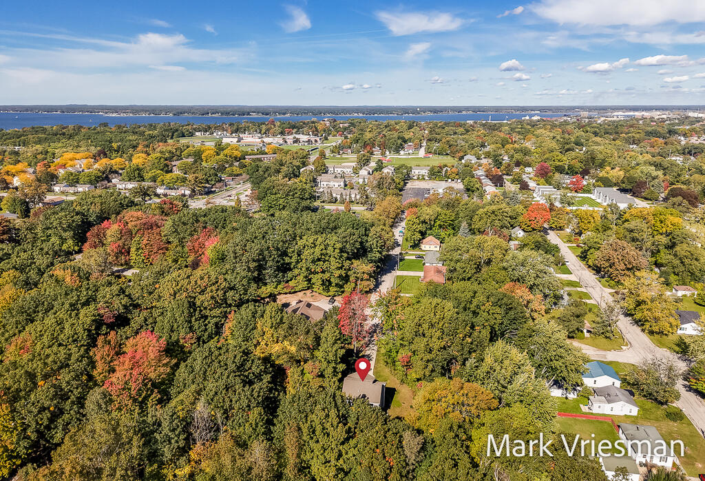 1032 W Barney Avenue Muskegon MI 49441