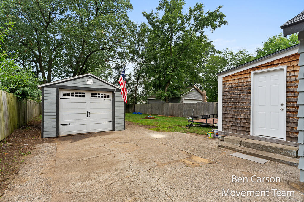 2891 Bailey Street Norton Shores MI 49444