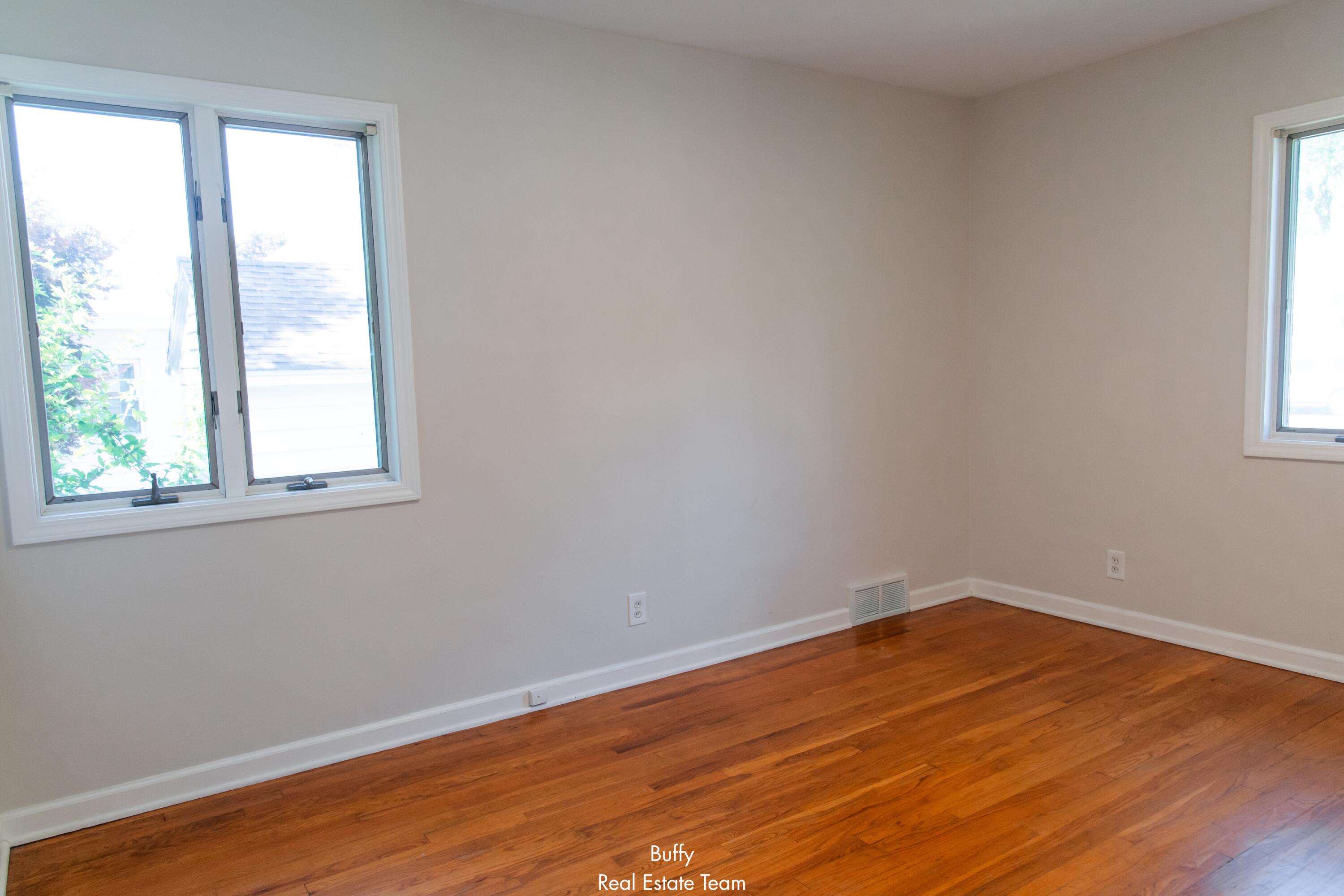 521 Leggat Street Grand Haven MI 49417