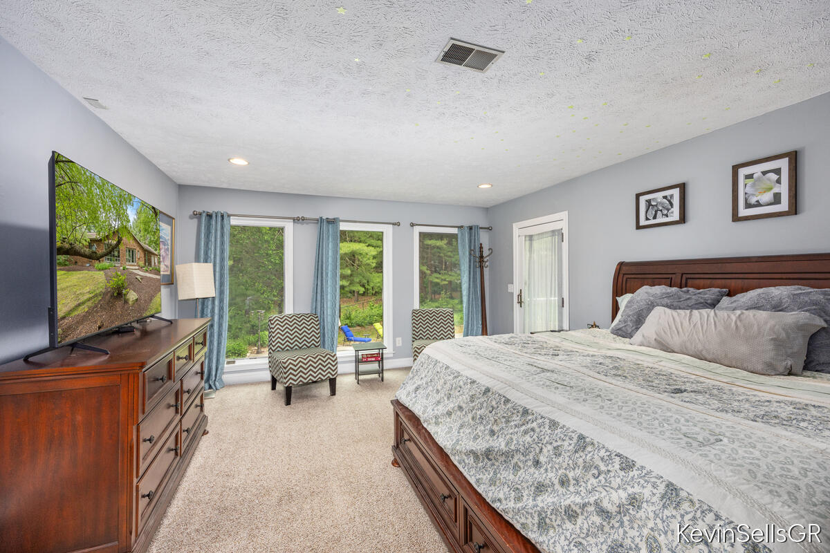 7710 Cascade Pines Drive SE Grand Rapids MI 49546