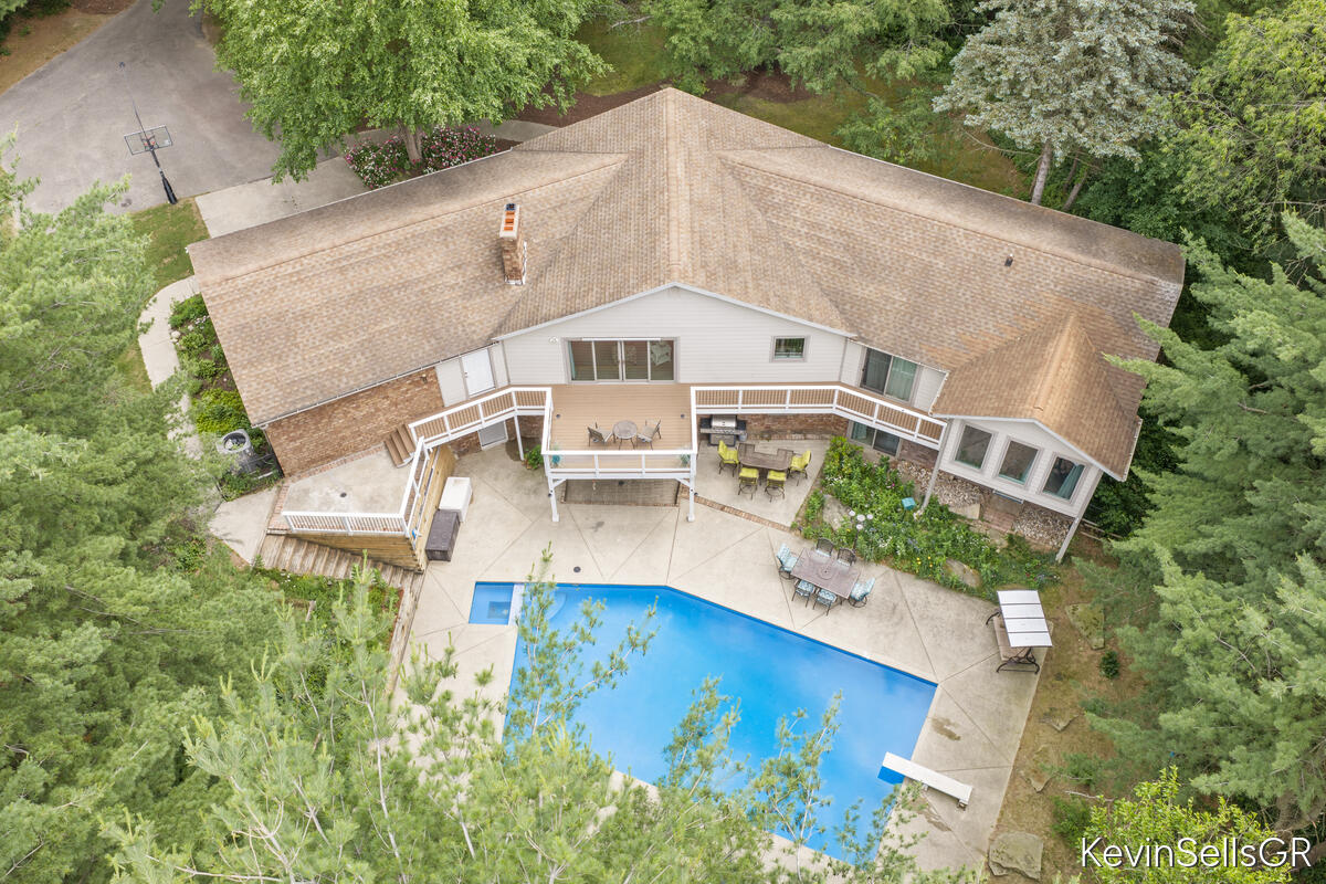 7710 Cascade Pines Drive SE Grand Rapids MI 49546