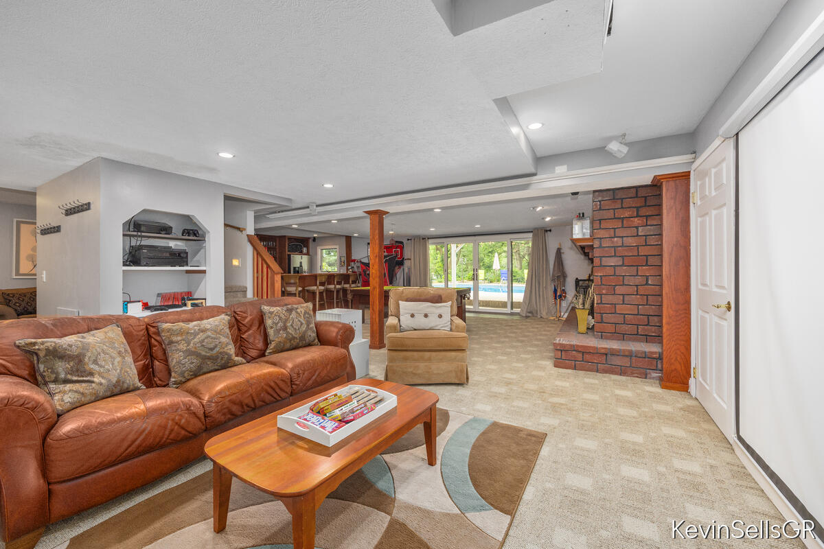 7710 Cascade Pines Drive SE Grand Rapids MI 49546