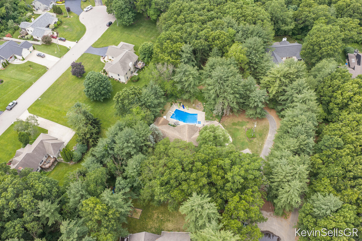 7710 Cascade Pines Drive SE Grand Rapids MI 49546
