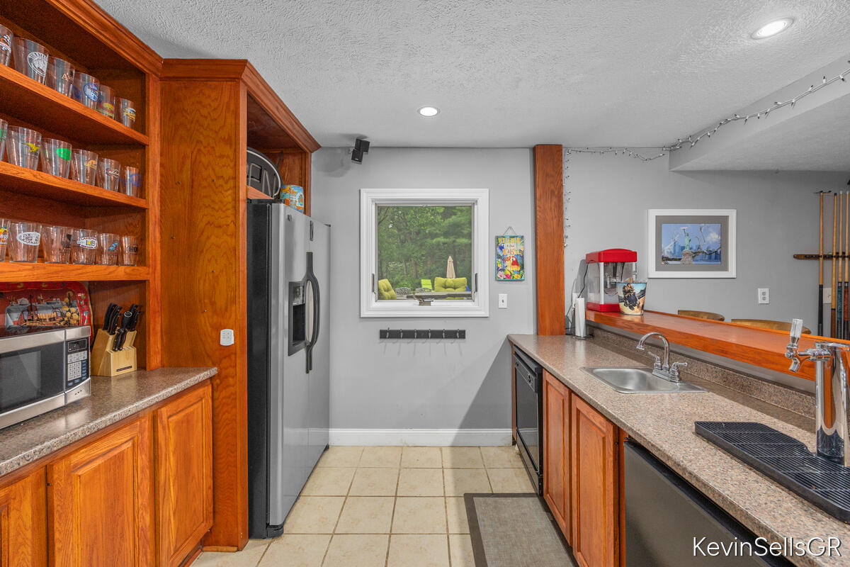 7710 Cascade Pines Drive SE Grand Rapids MI 49546