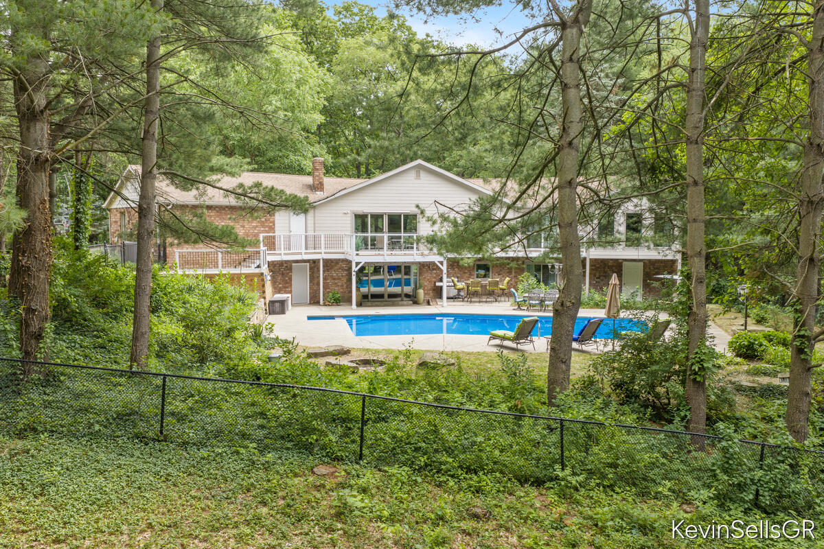 7710 Cascade Pines Drive SE Grand Rapids MI 49546