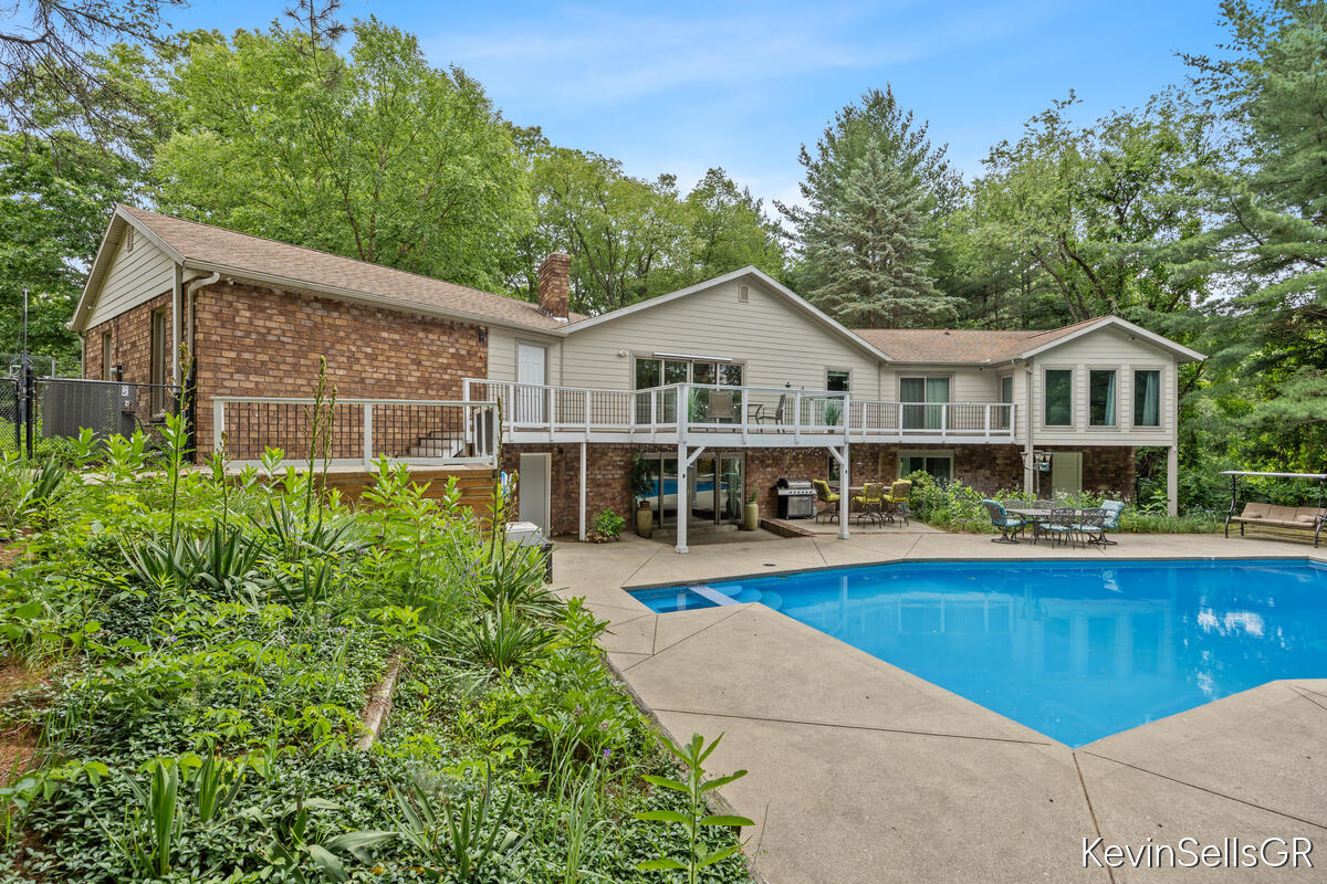 7710 Cascade Pines Drive SE Grand Rapids MI 49546