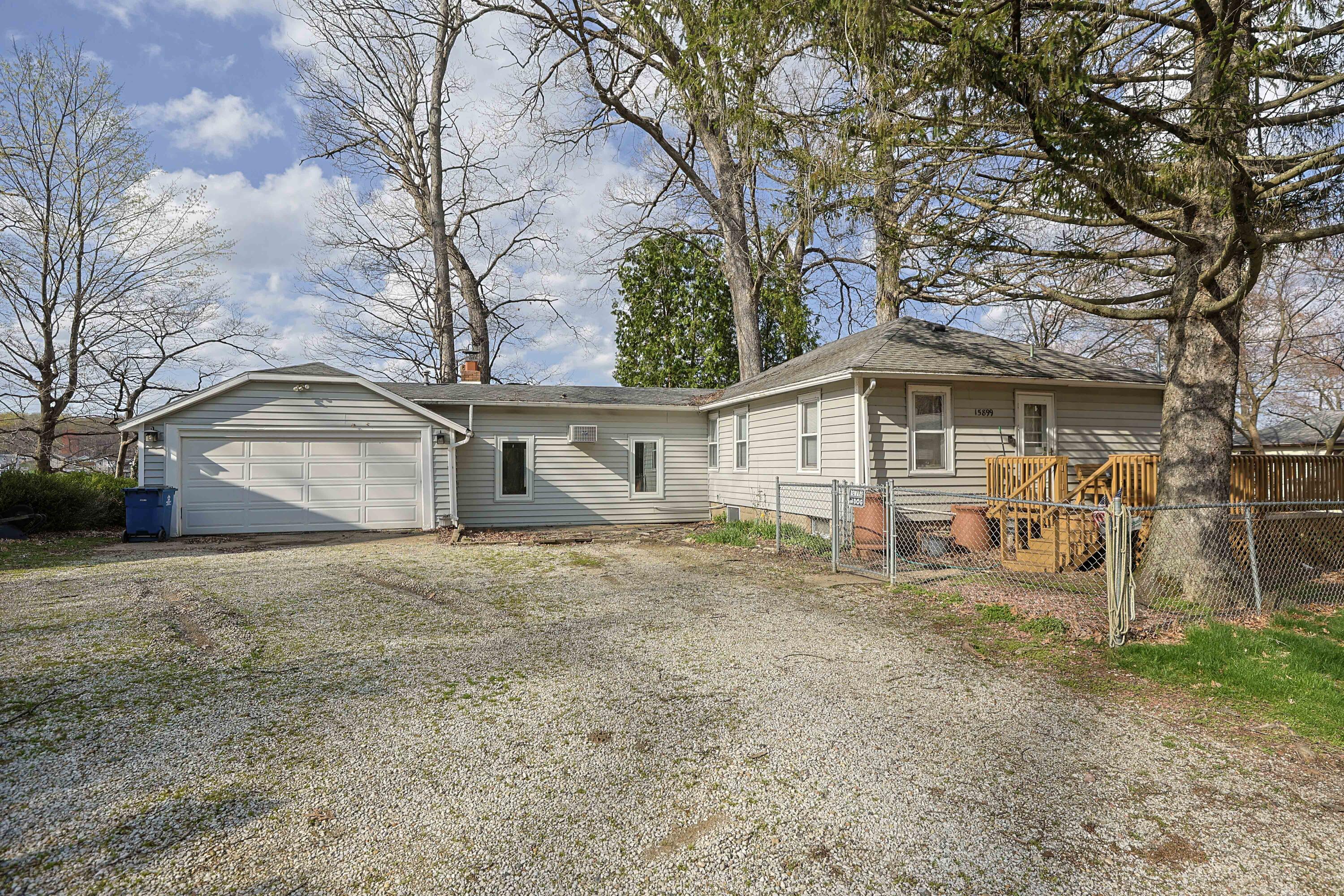 15899 Lakeview Drive Buchanan MI 49107