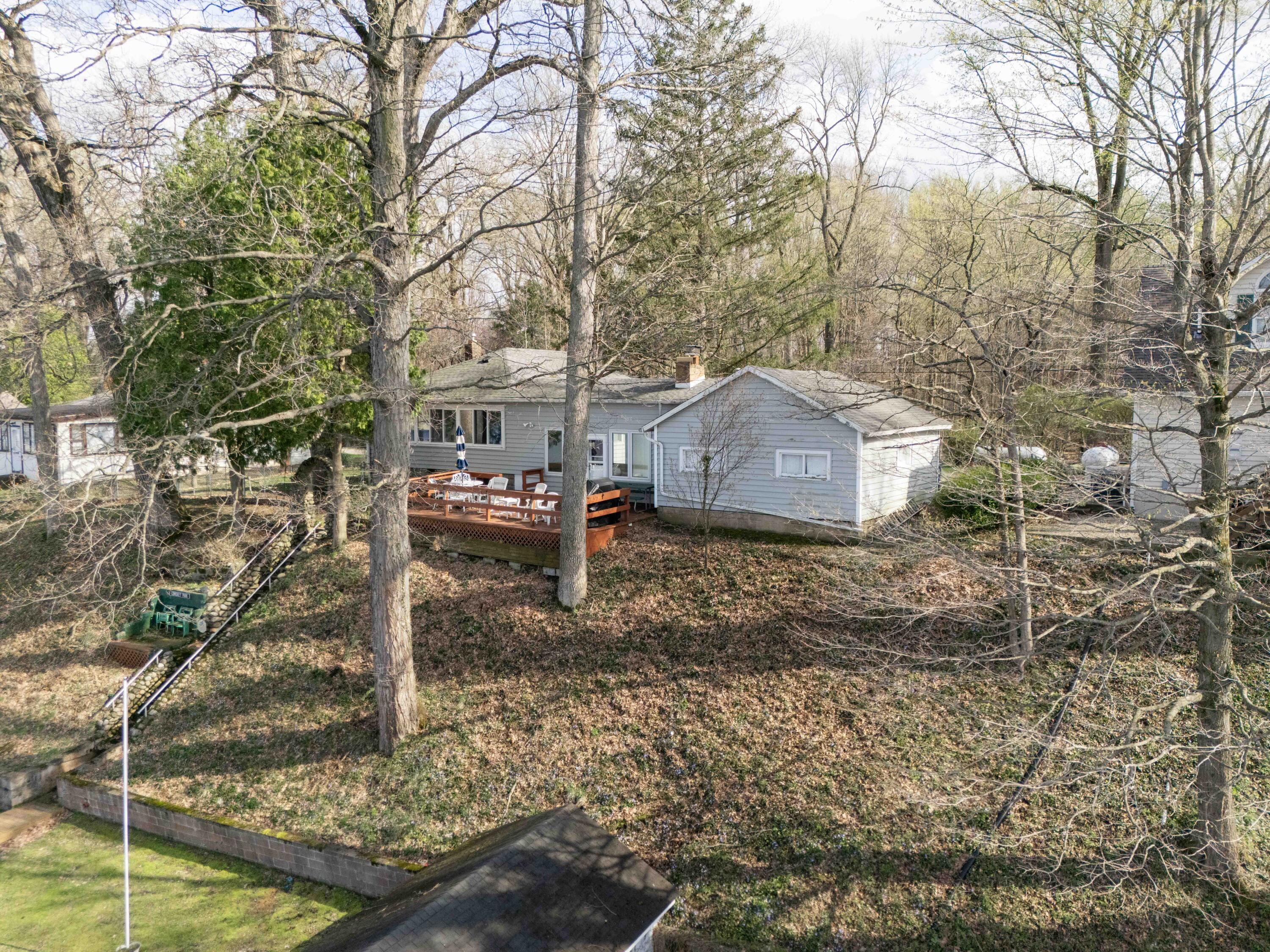 15899 Lakeview Drive Buchanan MI 49107