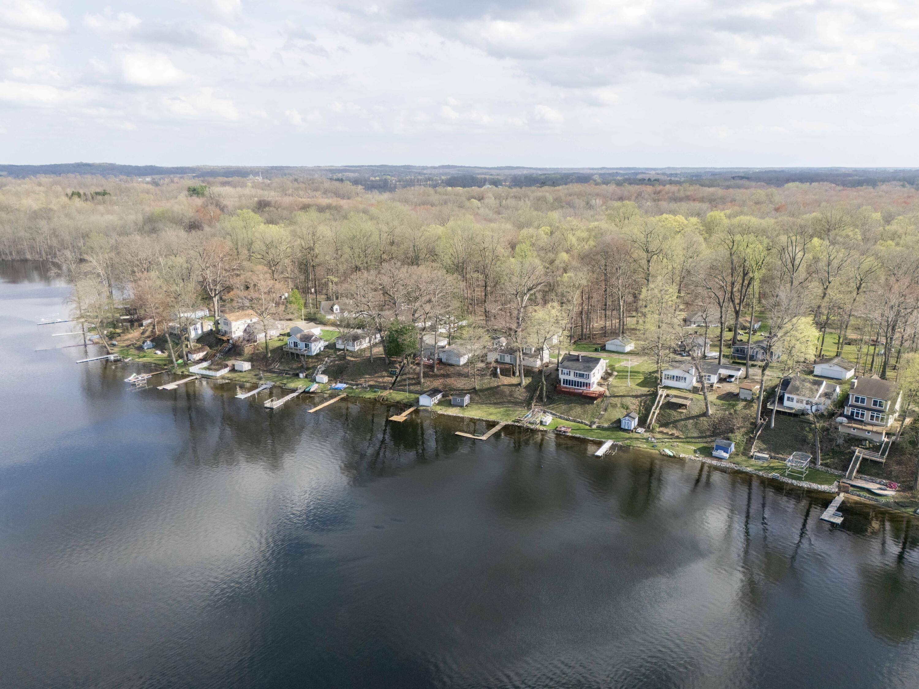 15899 Lakeview Drive Buchanan MI 49107