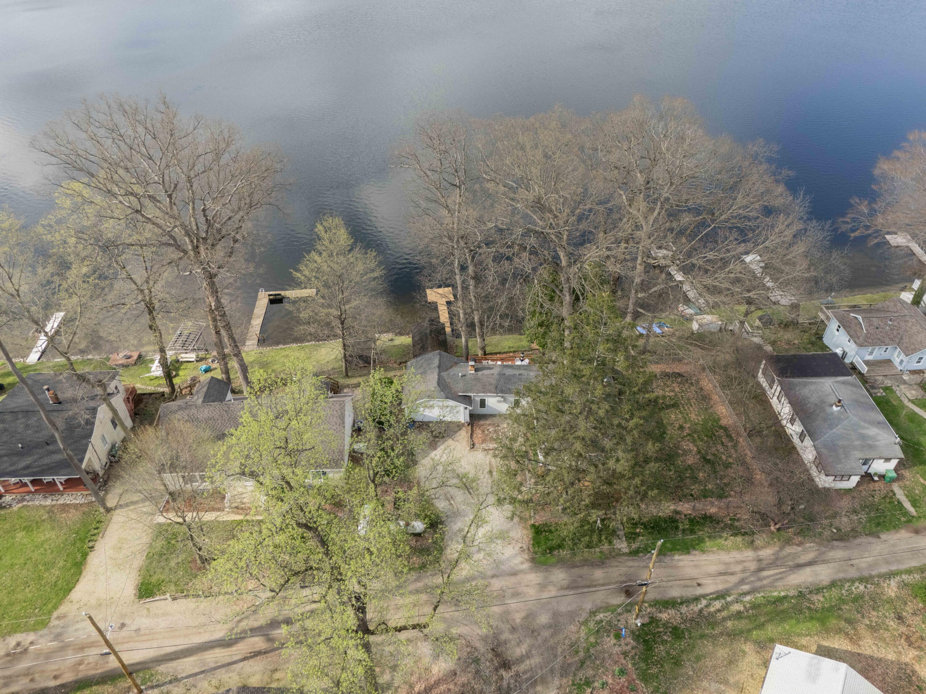 15899 Lakeview Drive Buchanan MI 49107