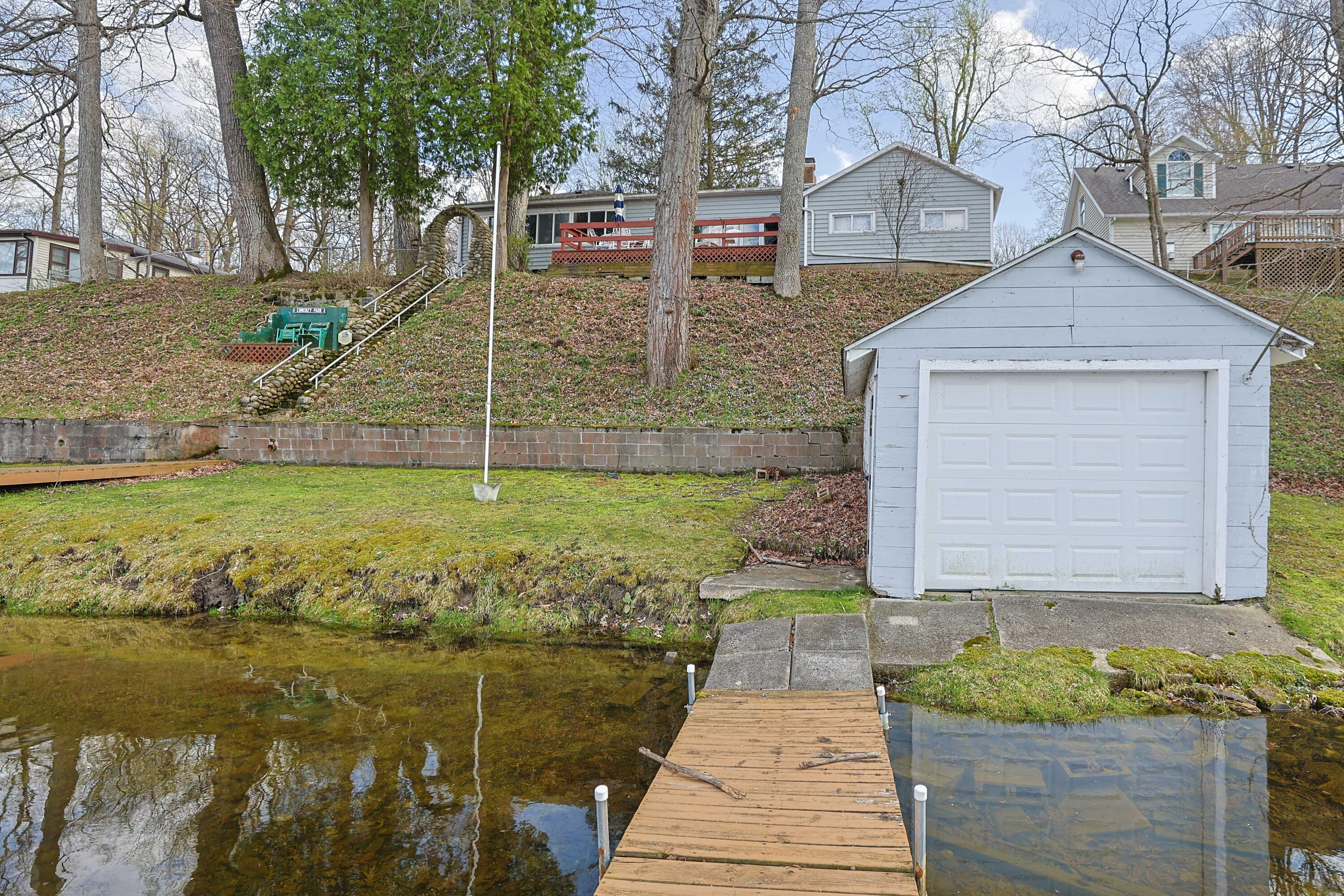 15899 Lakeview Drive Buchanan MI 49107