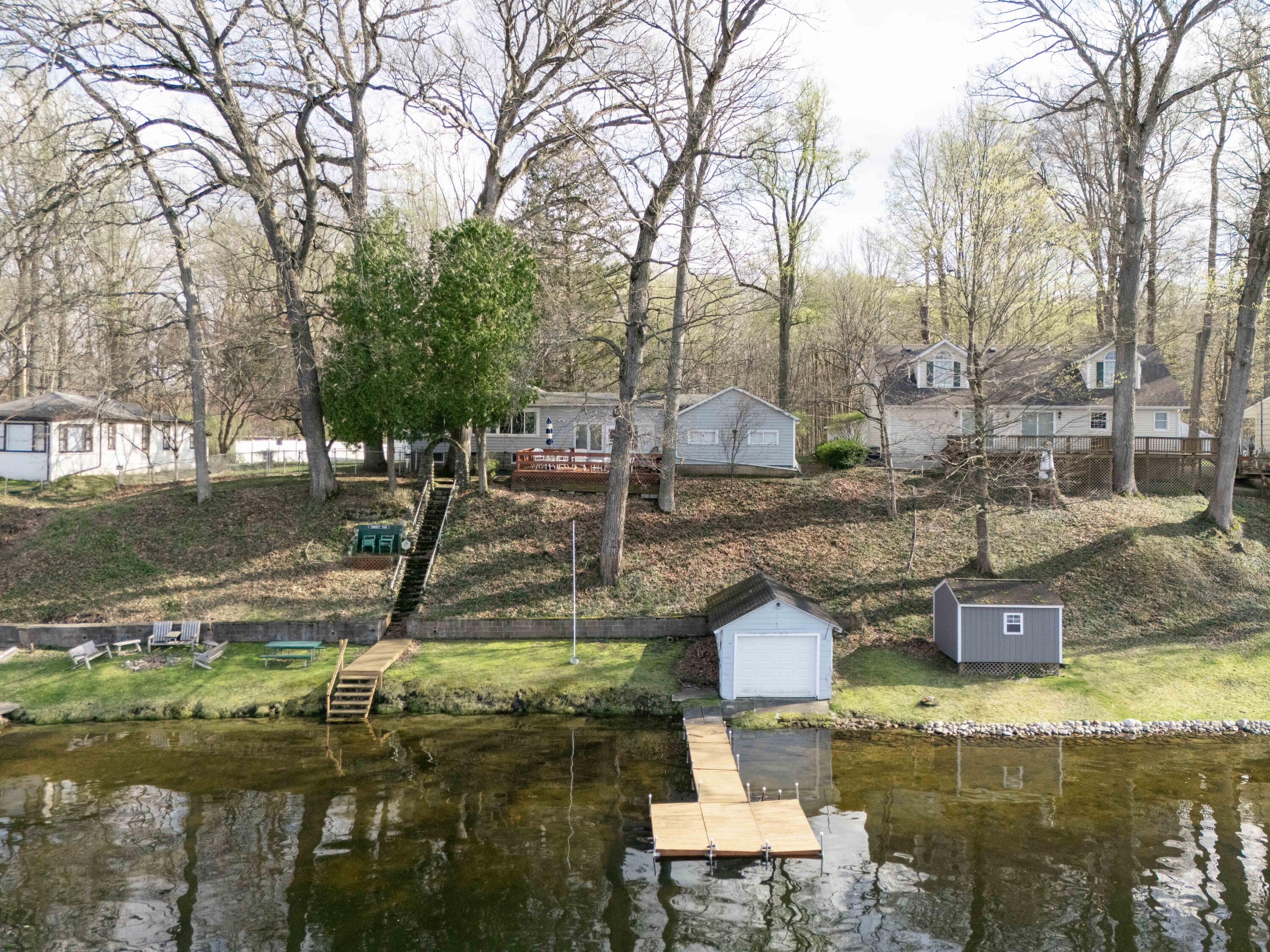 15899 Lakeview Drive Buchanan MI 49107