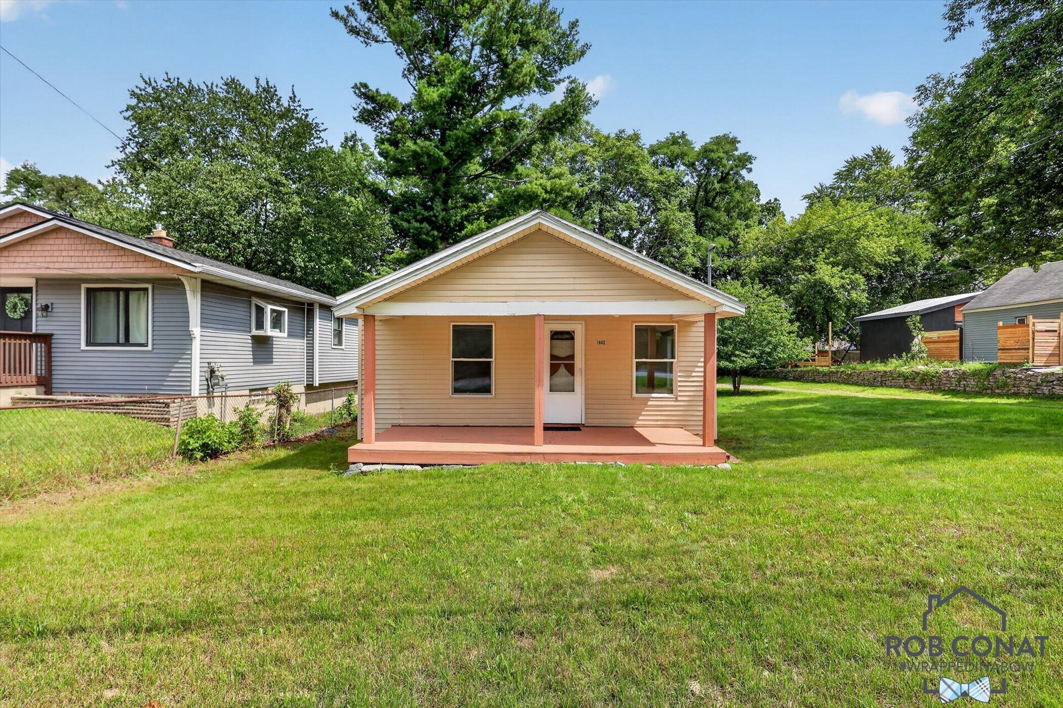 1662 Bristol Avenue NW Grand Rapids MI 49504