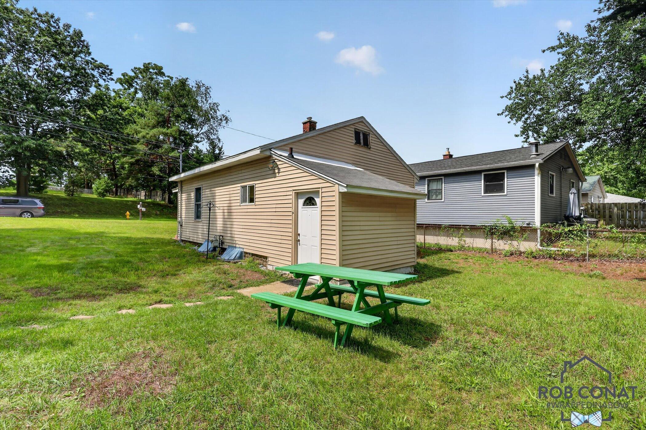1662 Bristol Avenue NW Grand Rapids MI 49504