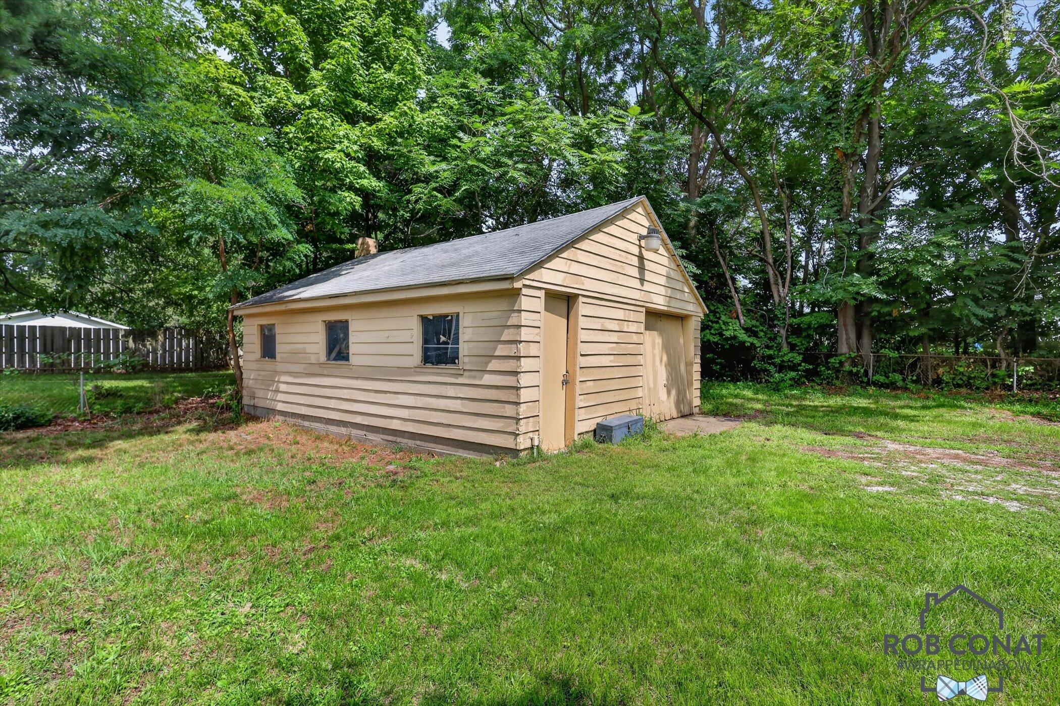 1662 Bristol Avenue NW Grand Rapids MI 49504