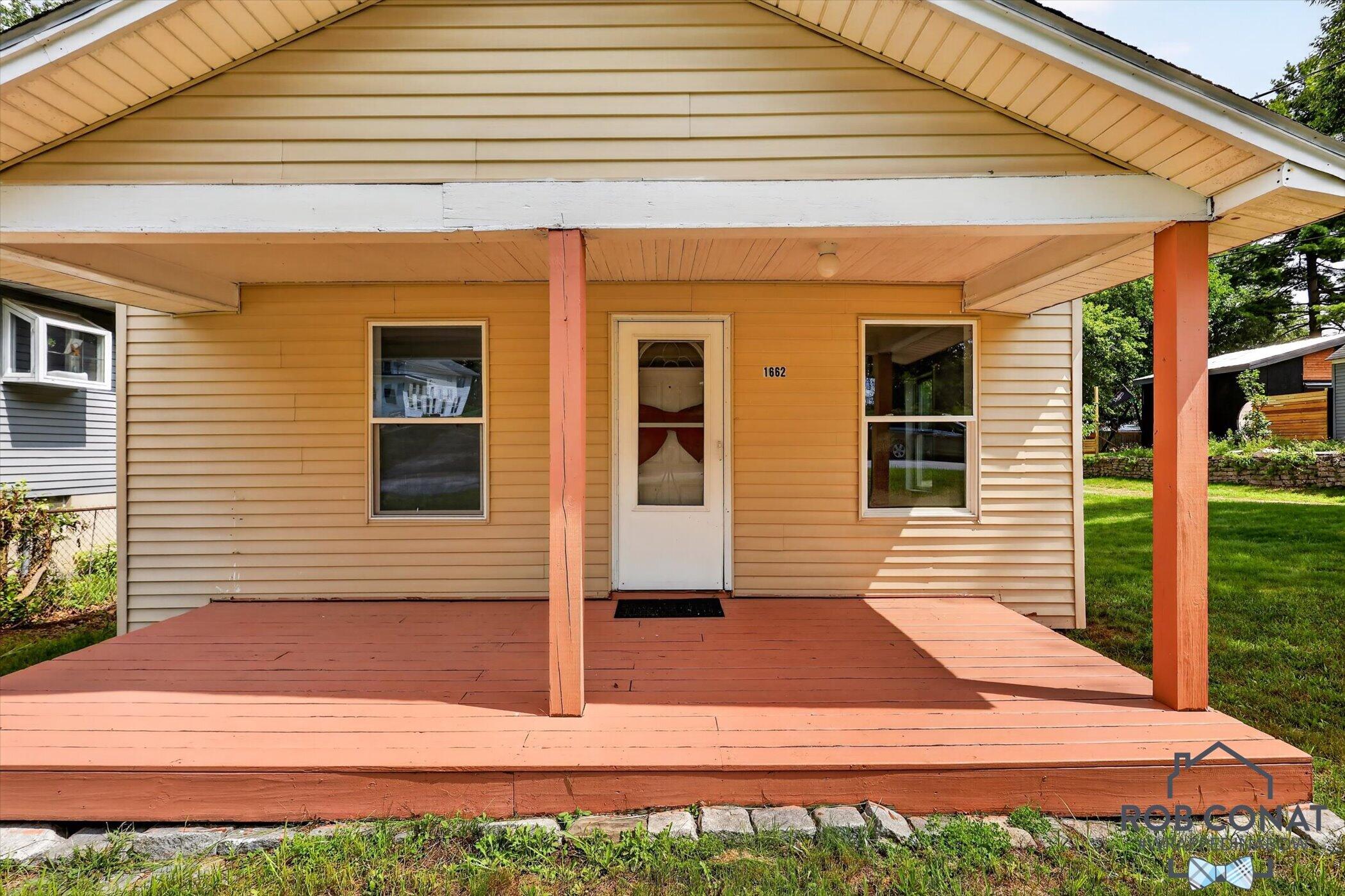 1662 Bristol Avenue NW Grand Rapids MI 49504