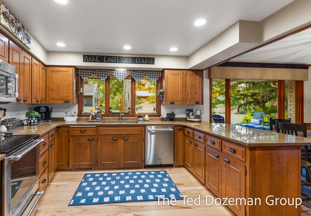 1182 Euna Vista Drive Holland MI 49423