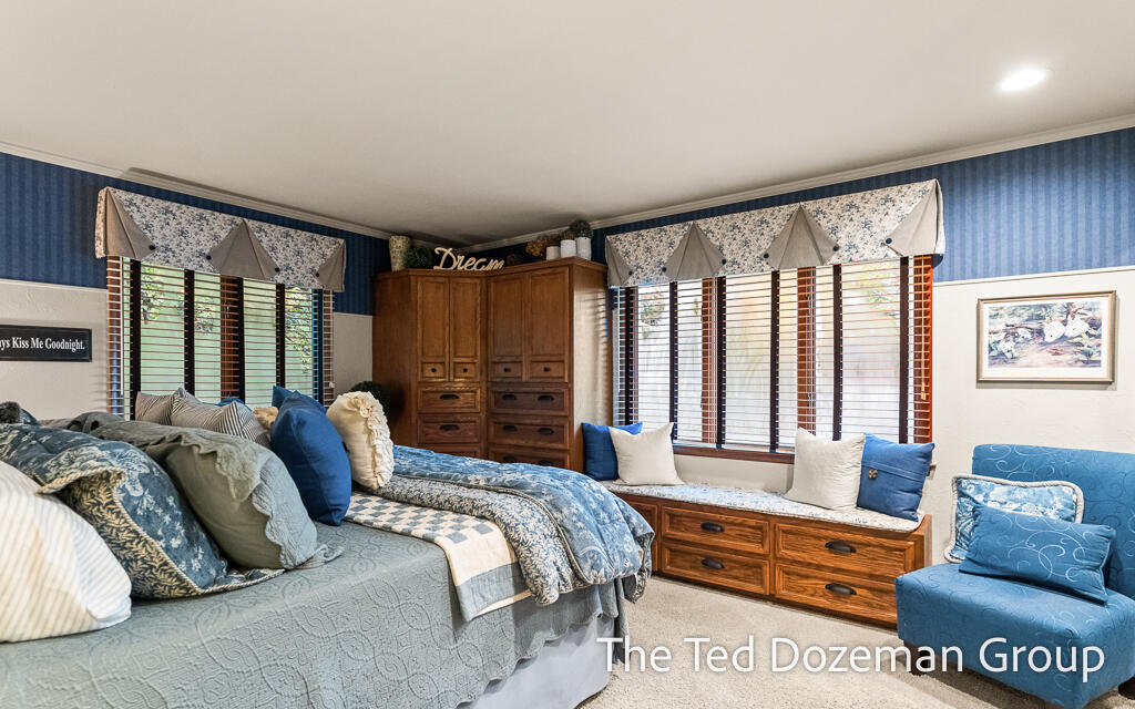 1182 Euna Vista Drive Holland MI 49423